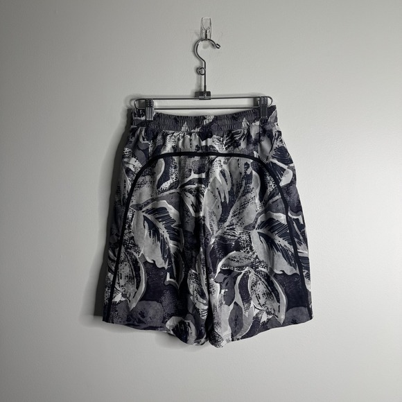 Lululemon Shorts Mens Small Gray Black Floral Print Lightweight Athletic - Picture 2 of 6